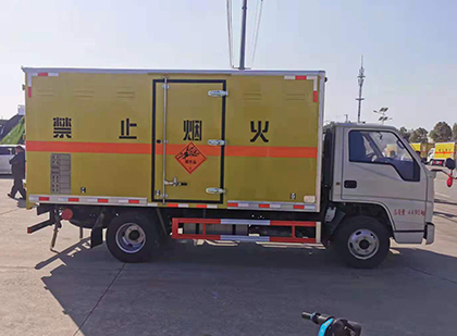 德化爆破器材运输车工人安全操作规范与智能技术保障