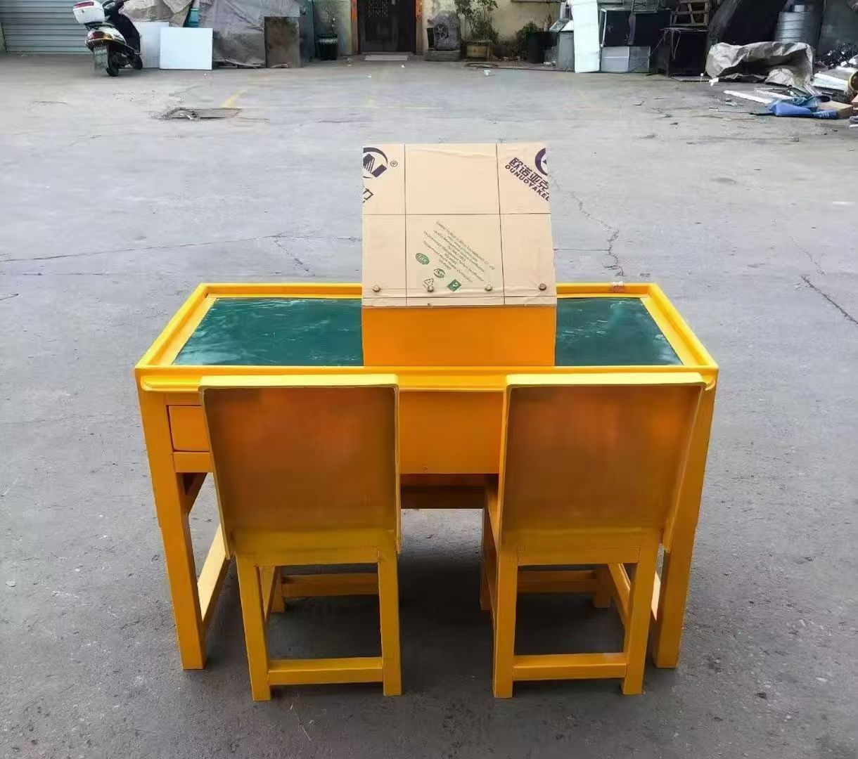 德化防静电导通桌井下煤矿火工品发放桌：危险品流转的安全守护者